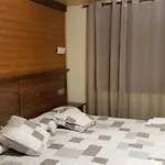 Sarao 3000 Hotel Escarrilla