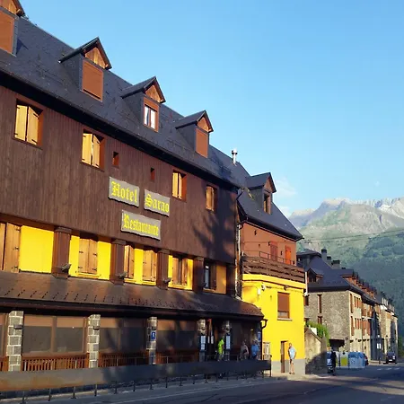 Ξενοδοχείο Sarao 3000 *