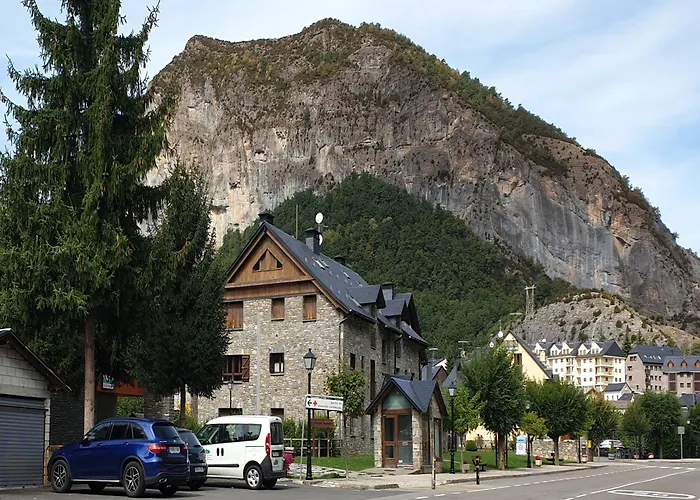 Hotel Sarao 3000 Escarrilla