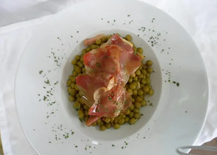 Sarao 3000 Hotel Escarrilla